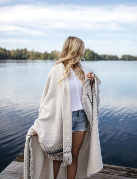 WOHNDECKE BRIGHT DAY SILVER - плед 150x200 TM BIEDERLACK (778307)